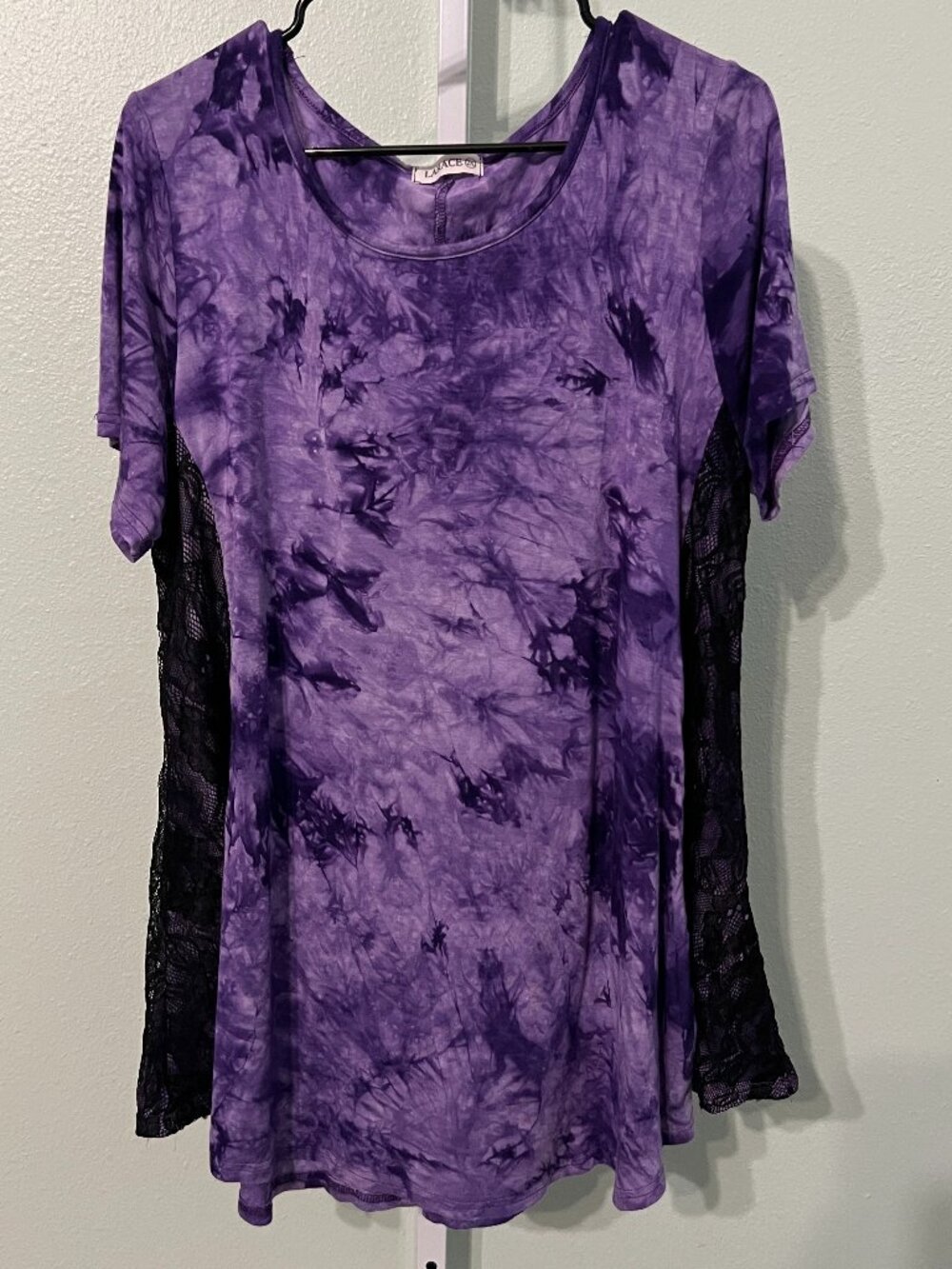 Larace Purple Tie Dye Stretchy Tunic with Black Lace Side Panels SZ 2X